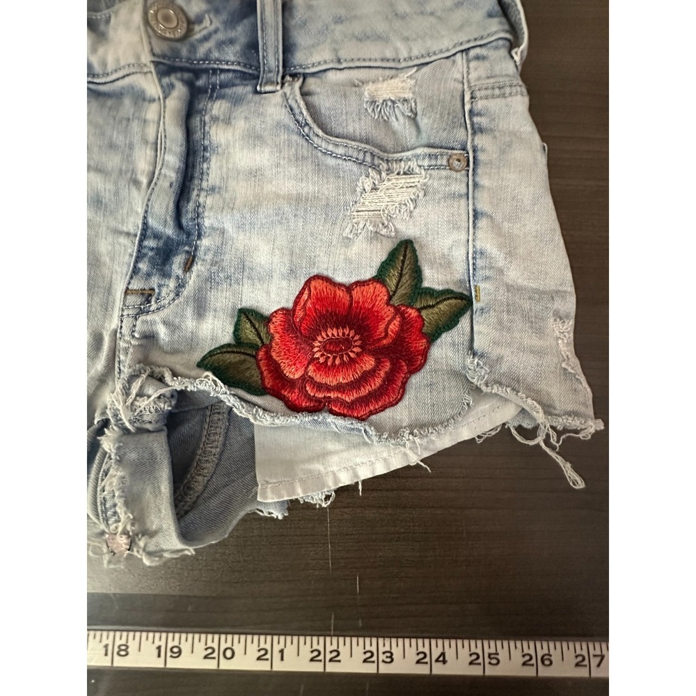 American Eagle Hi-Rise Shortie Shorts Micro Mini 6 Light Wash Rose Embroidered - Picture 6 of 7